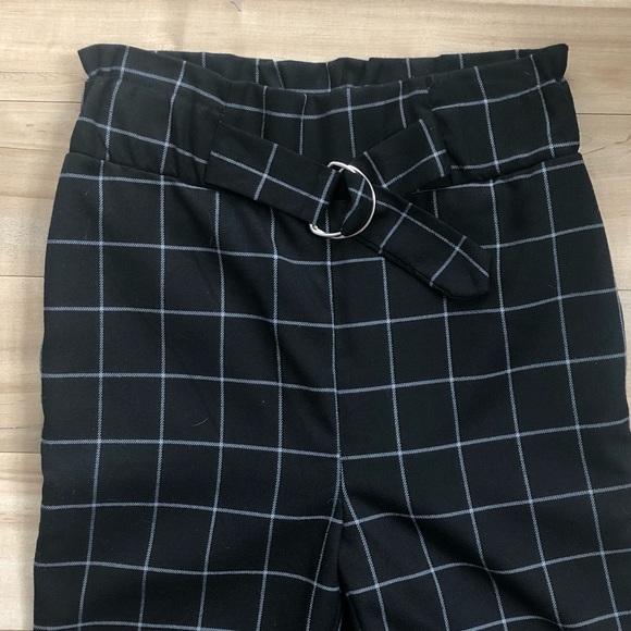 ✨Sale✨ Black and grey checkered pants - Picture 2 of 6